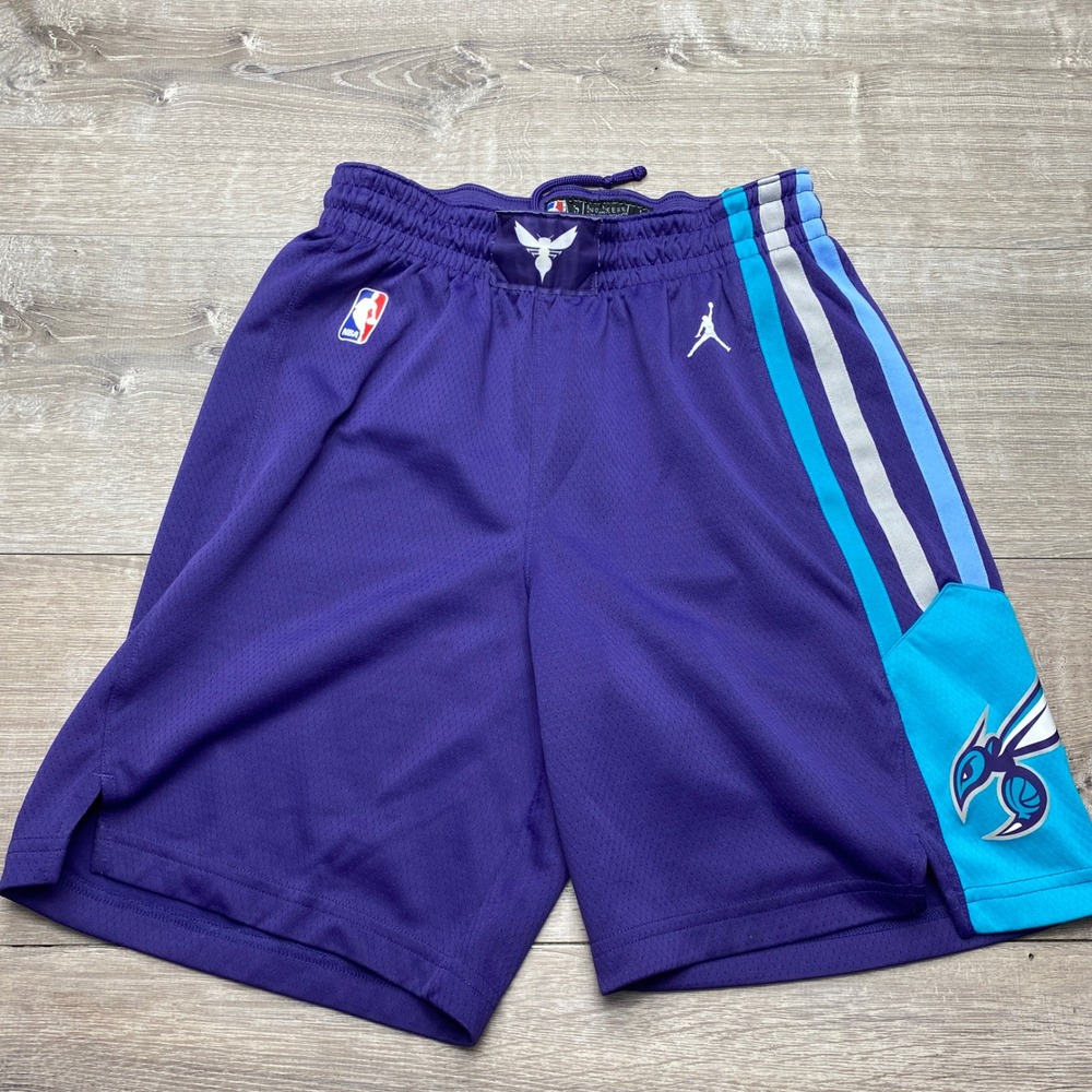 Jordan Charlotte Hornets NBA Shorts Mens Small Purple Polyester 879956-566